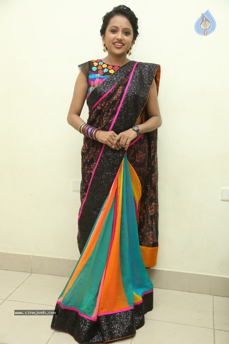 Anchor Suma Stills - 16 / 31 photos