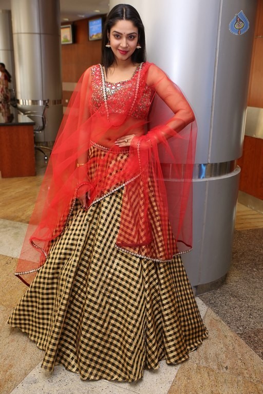 Angana Roy New Pics - 10 / 33 photos