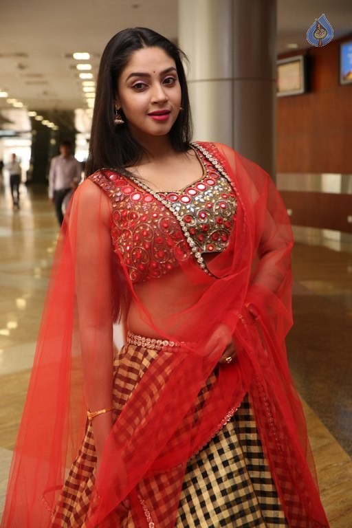 Angana Roy New Pics - 31 / 33 photos