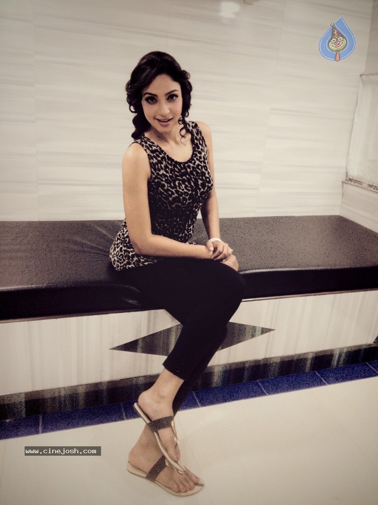 Angana Roy New Stills - 8 / 18 photos