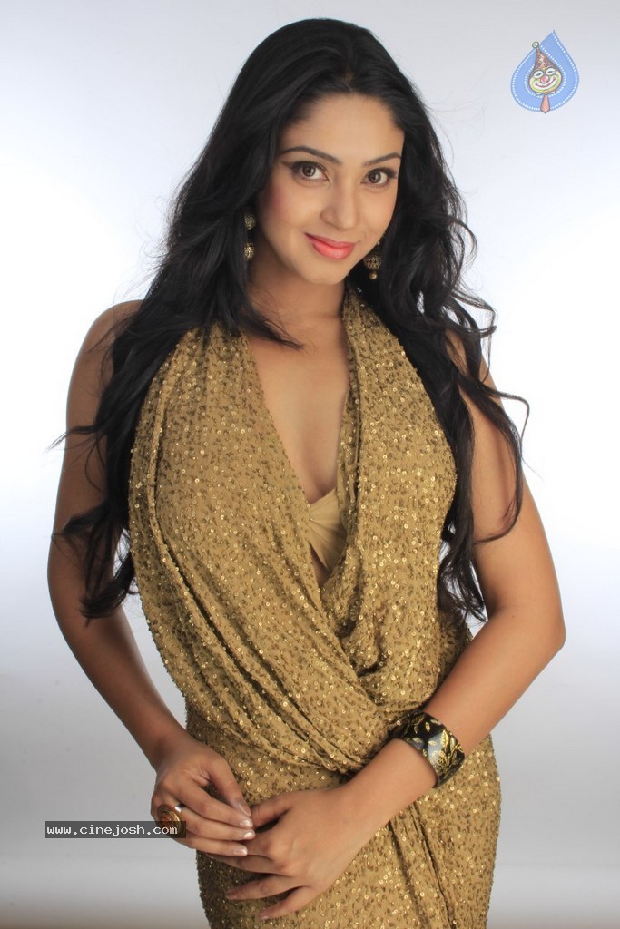 Angana Roy New Stills - 18 / 18 photos