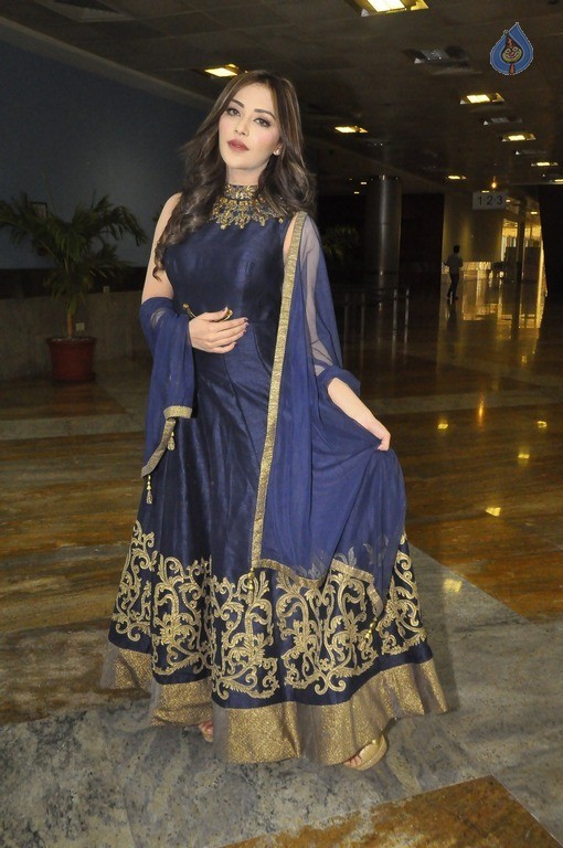 Angela Krislinzki New Stills - 5 / 21 photos