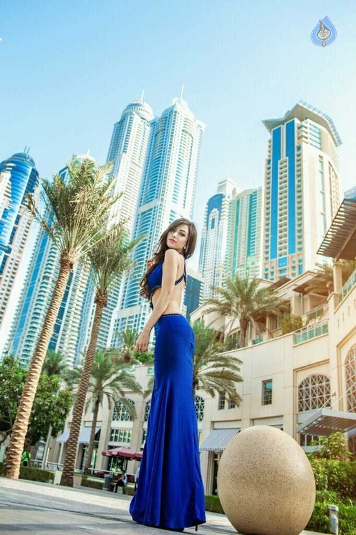 Angela Krislinzki Portfolio - 28 / 29 photos