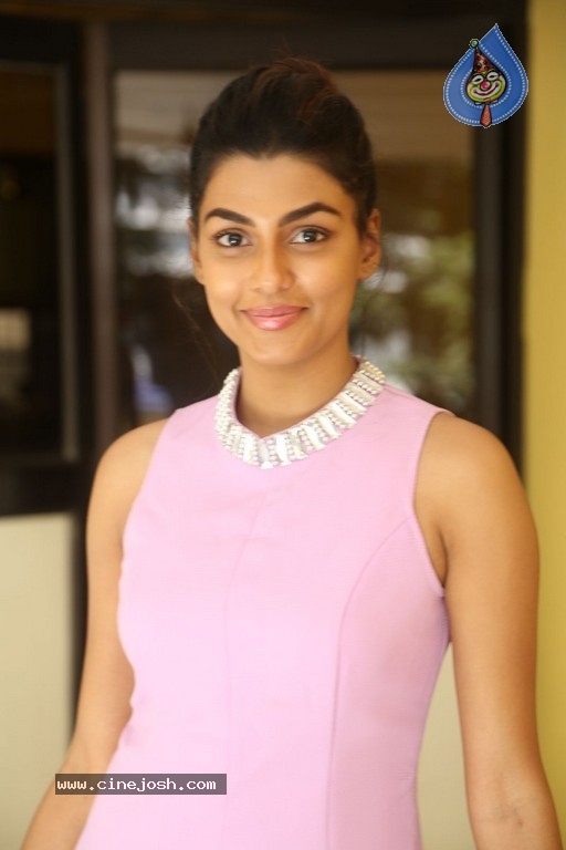 Anisha Ambrose Gallery - 32 / 59 photos
