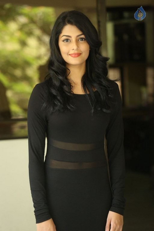 Anisha Ambrose New Photos - 22 / 40 photos