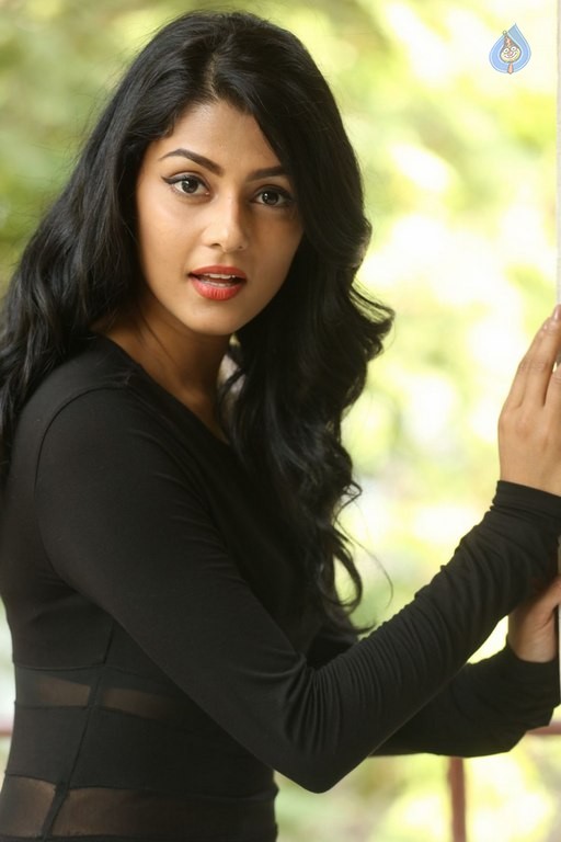 Anisha Ambrose New Photos - 26 / 40 photos