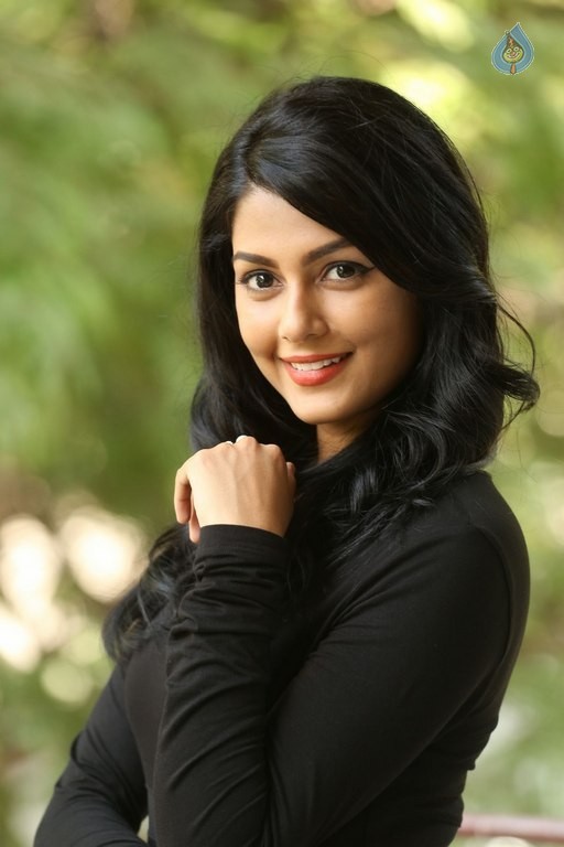Anisha Ambrose New Photos - 37 / 40 photos