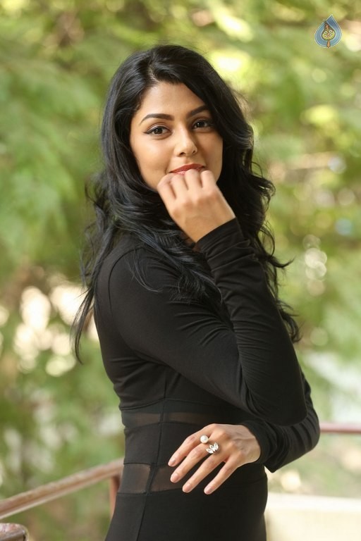 Anisha Ambrose New Photos - 39 / 40 photos