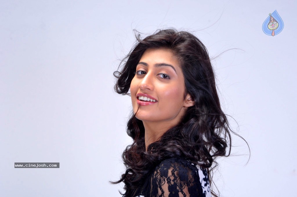 Anisha Singh Latest Stills - 38 / 81 photos