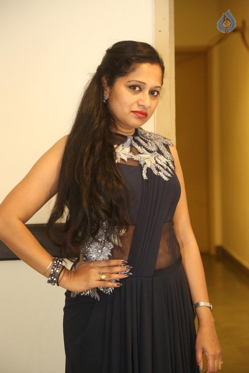 Anitha Chowdhary Pics - 12 / 37 photos