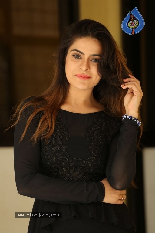 Anitha Raghav Latest Photos - 9 / 21 photos