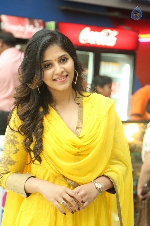 Anjali Latest Images - 9 / 39 photos