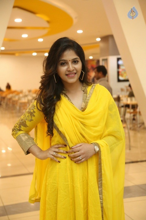 Anjali Latest Images - 33 / 39 photos