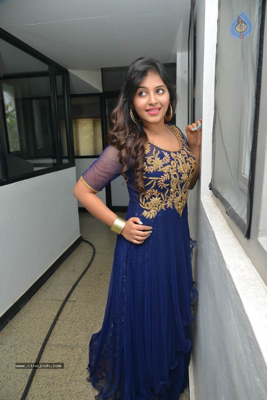 Anjali Latest Photos - 29 / 93 photos