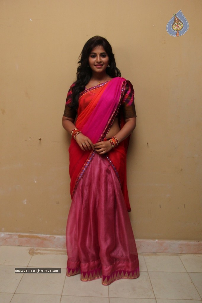 Anjali Latest Pics - 34 / 56 photos