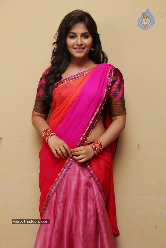 Anjali Latest Pics - 35 / 56 photos