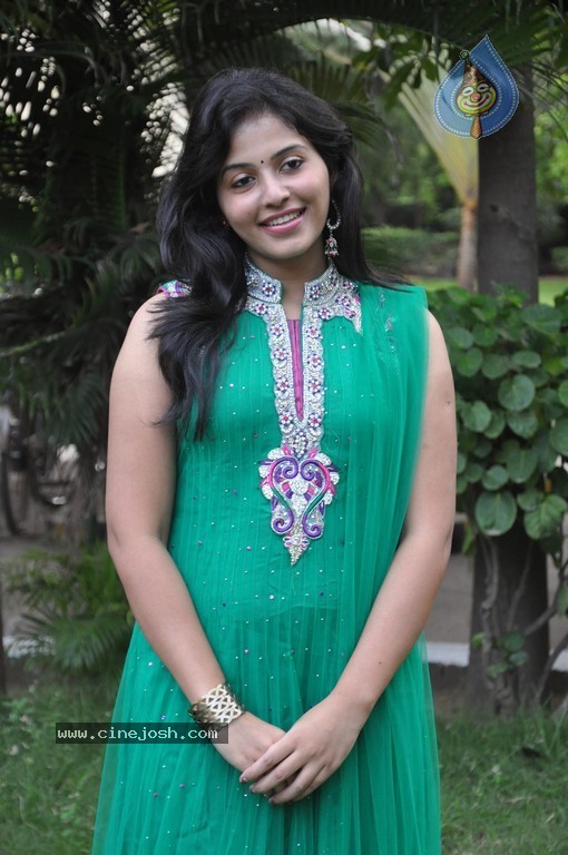 Anjali Latest Stills - 19 / 41 photos