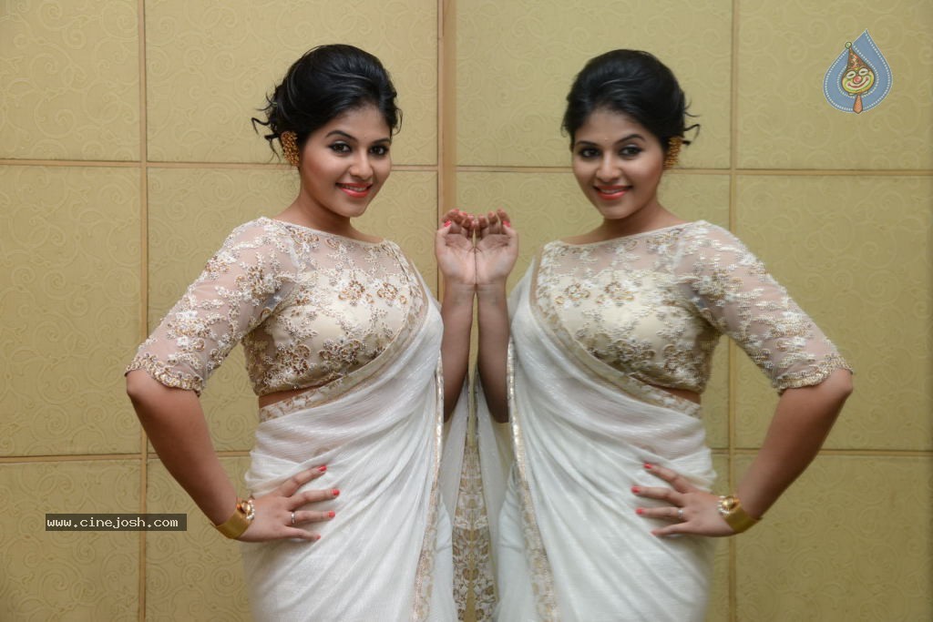 Anjali Latest Stills - 10 / 135 photos