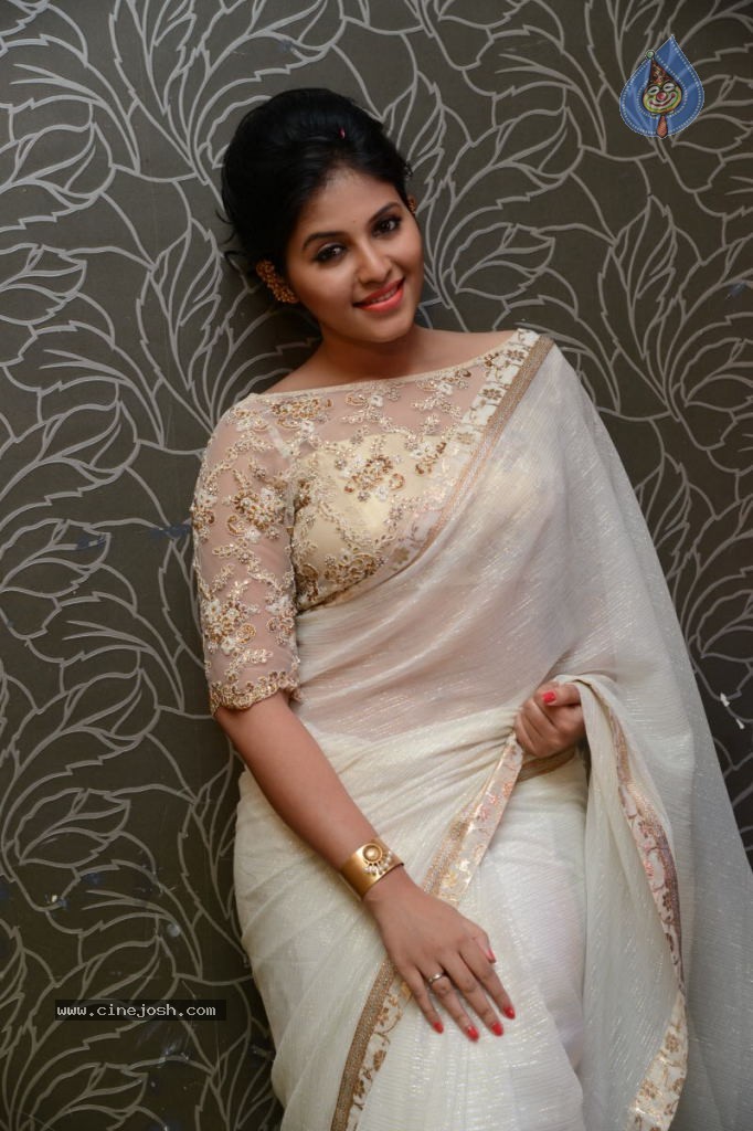 Anjali Latest Stills - 20 / 135 photos