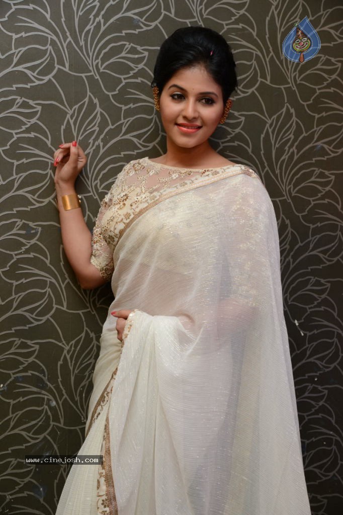 Anjali Latest Stills - 57 / 135 photos
