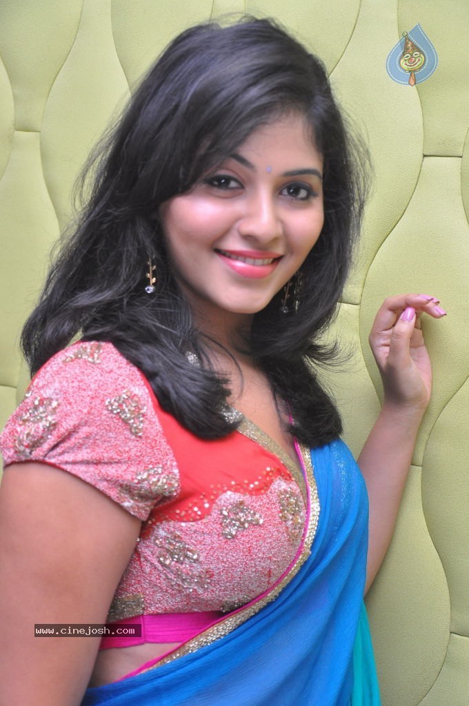 Anjali New Photos - 25 / 53 photos