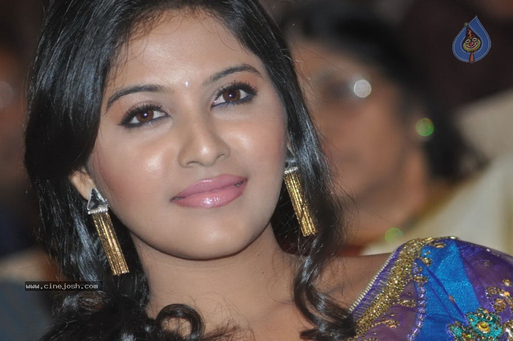 Anjali New Stills - 5 / 48 photos