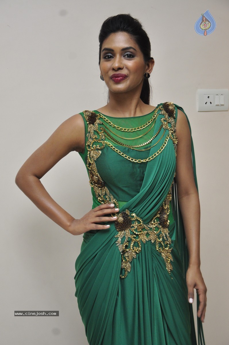 Anjali Patil Stills - 7 / 51 photos