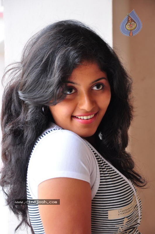 Anjali Photos - 44 / 110 photos