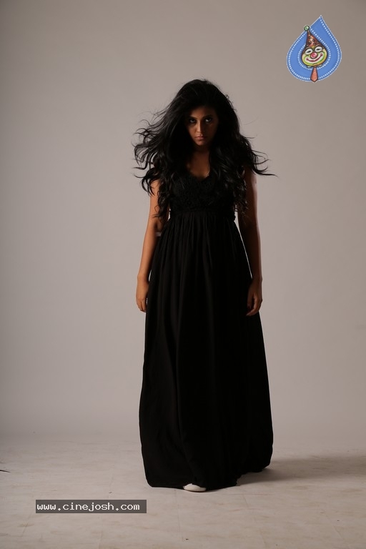 Anjali Photos from Lisaa Movie - 5 / 9 photos