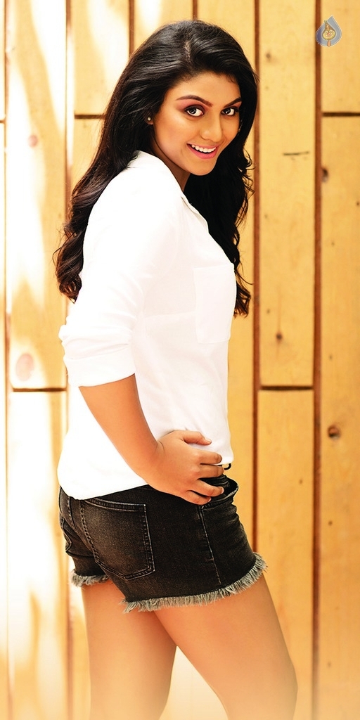 Anjali Sister Aradhya Photo Shoot - 6 / 7 photos