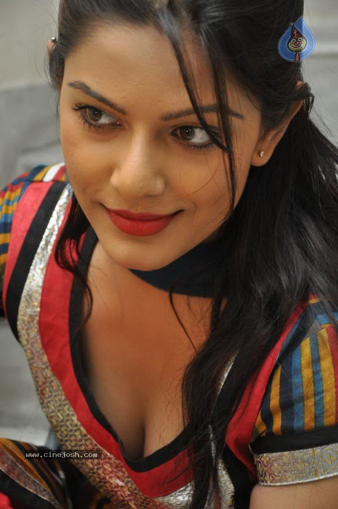 Anjali Stills  - 34 / 39 photos