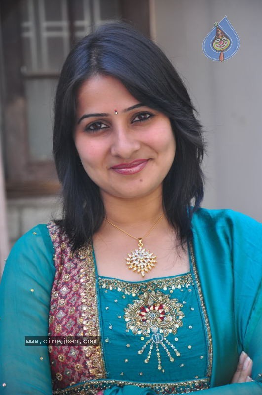 Anju Asrani Stills - 22 / 46 photos