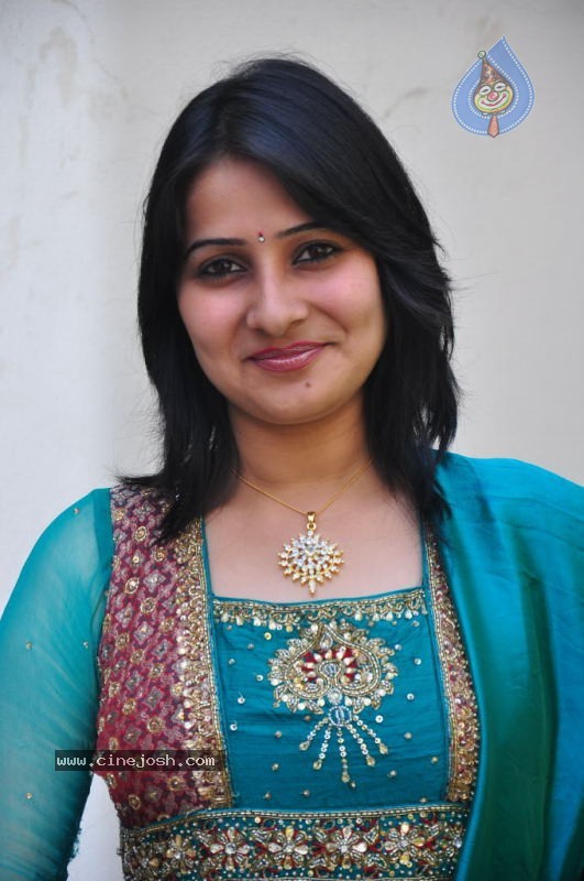 Anju Asrani Stills - 28 / 46 photos