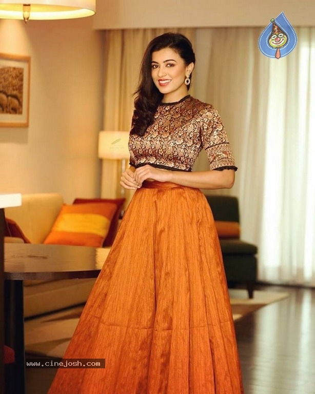 Anju Kurian Latest Images - 5 / 11 photos