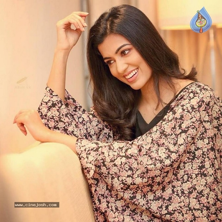 Anju Kurian Latest Images - 7 / 11 photos