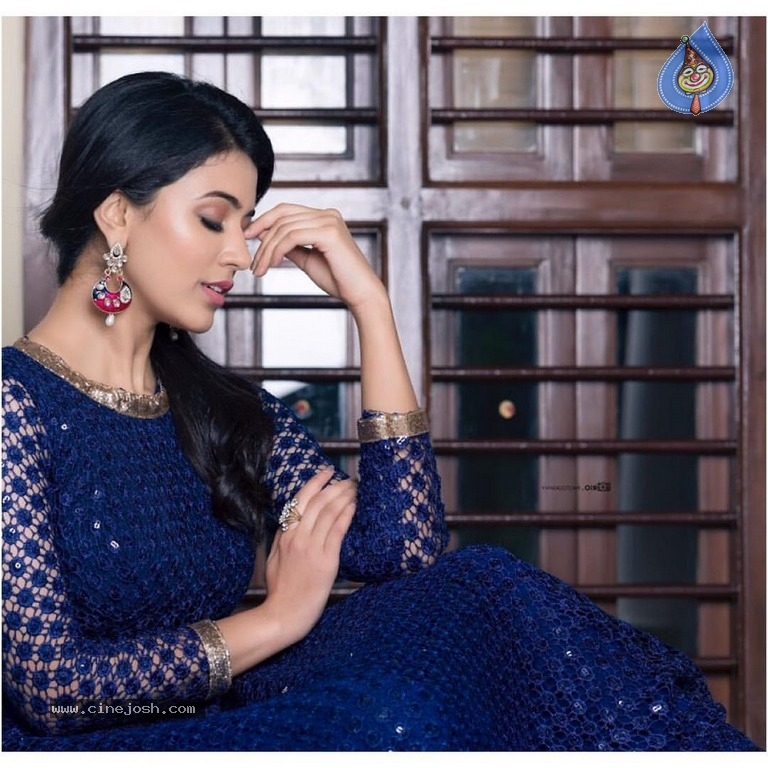 Anju Kurian Latest Images - 10 / 11 photos