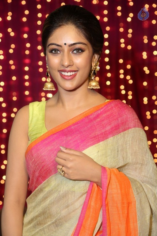Anu Emmanuel at Zee Telugu Apsara Awards - 30 / 38 photos