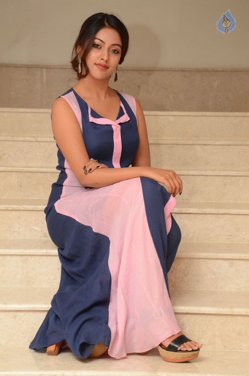 Anu Emmanuel New Stills - 23 / 35 photos