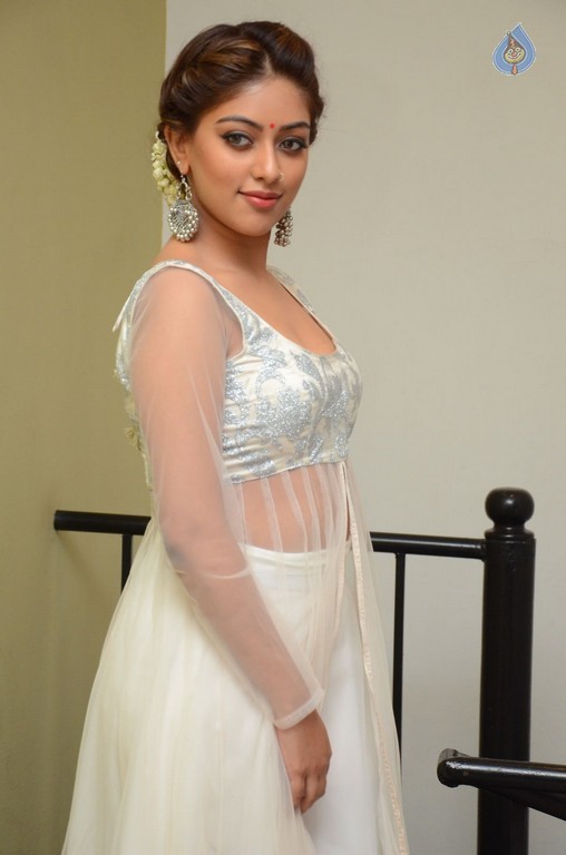 Anu Emmanuel Pics - 24 / 58 photos