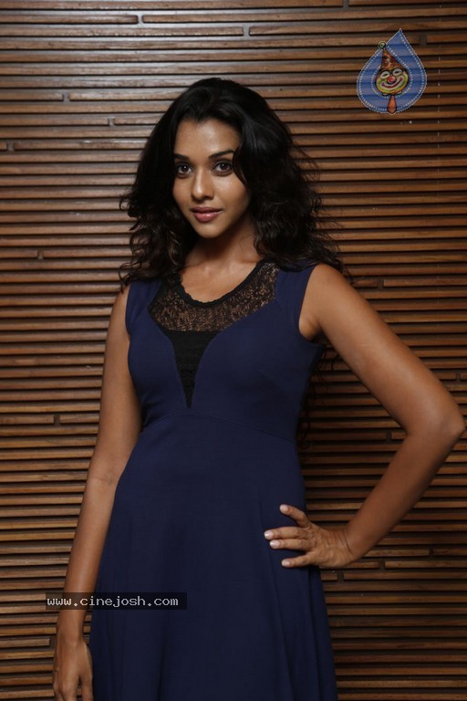 Anu Priya Gallery - 6 / 126 photos