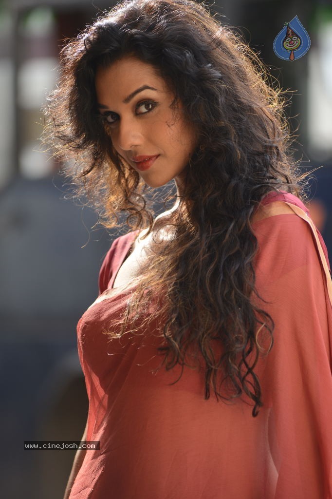 Anu Priya New Gallery - 20 / 124 photos