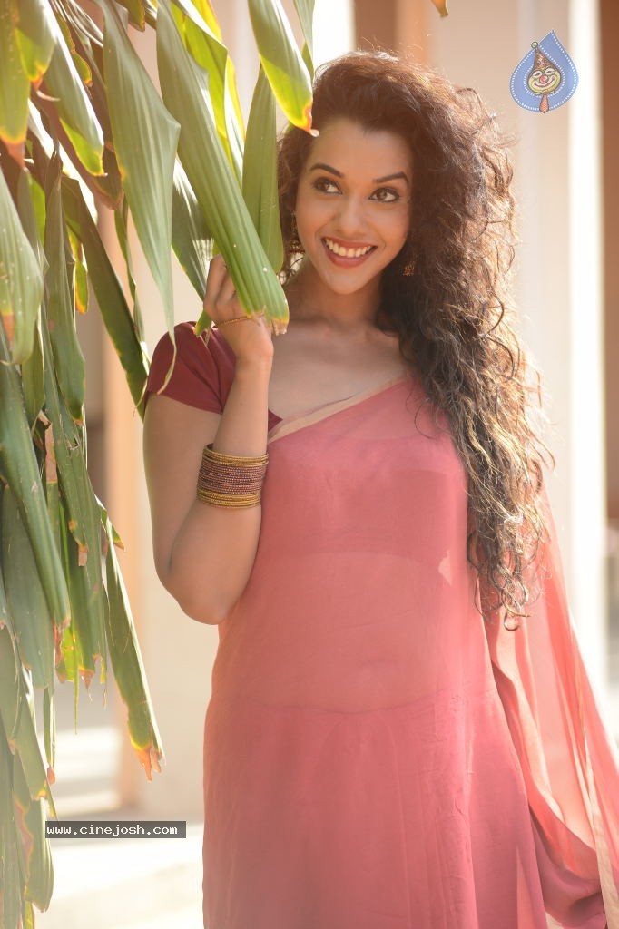 Anu Priya New Gallery - 32 / 124 photos