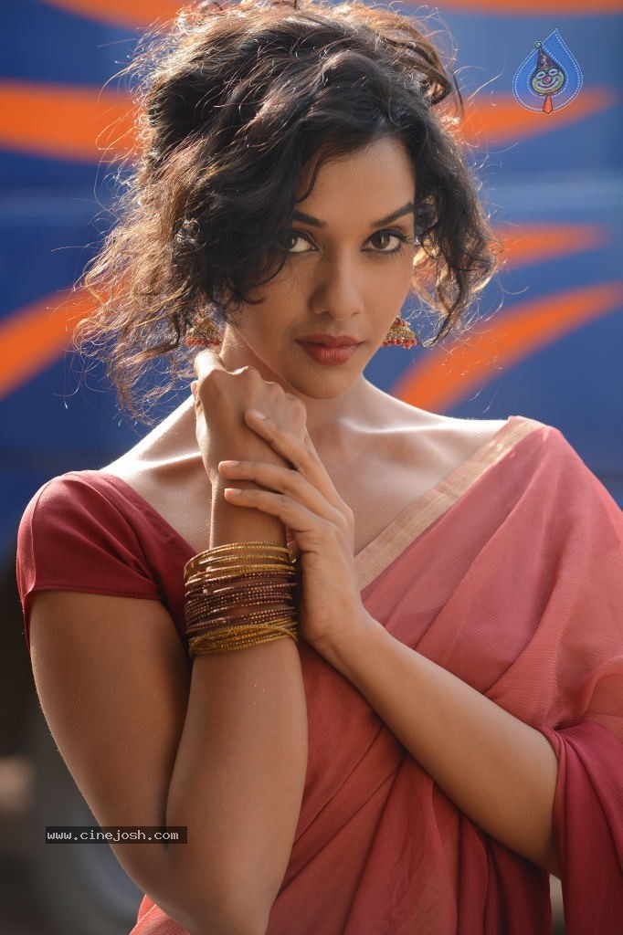 Anu Priya New Gallery - 35 / 124 photos