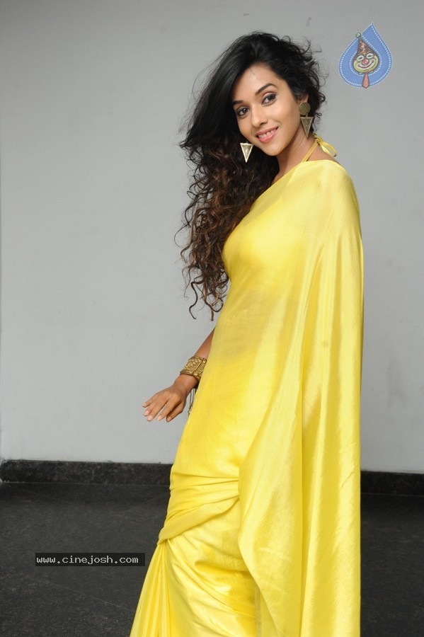 Anu Priya New Stills - 5 / 39 photos
