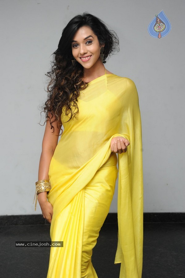 Anu Priya New Stills - 33 / 39 photos