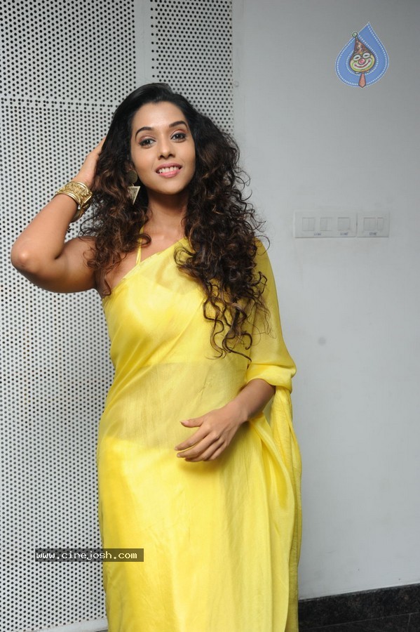 Anu Priya New Stills - 36 / 39 photos