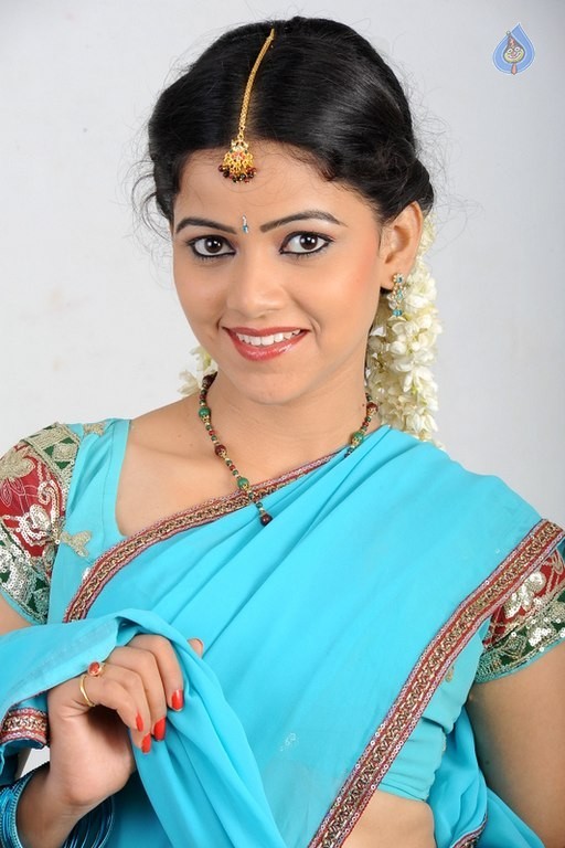 Anu Upadhaya Photos - 6 / 19 photos