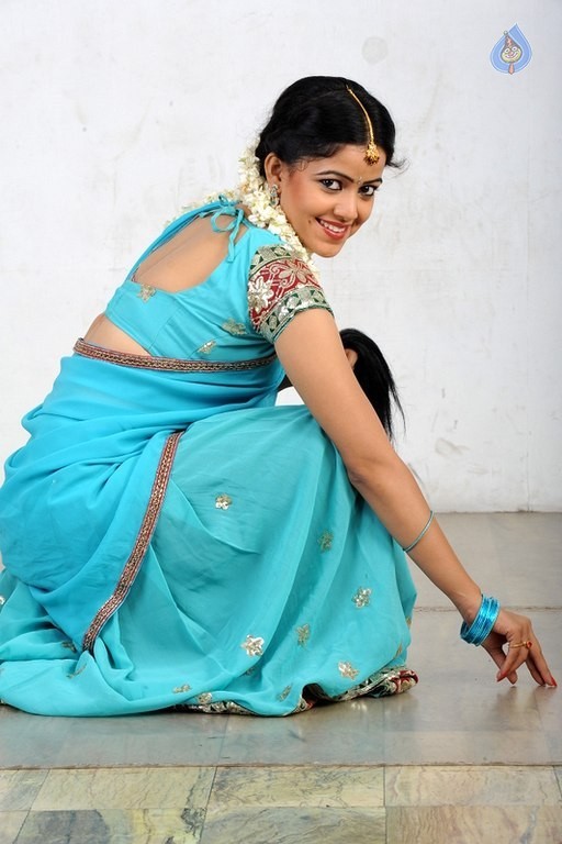 Anu Upadhaya Photos - 14 / 19 photos