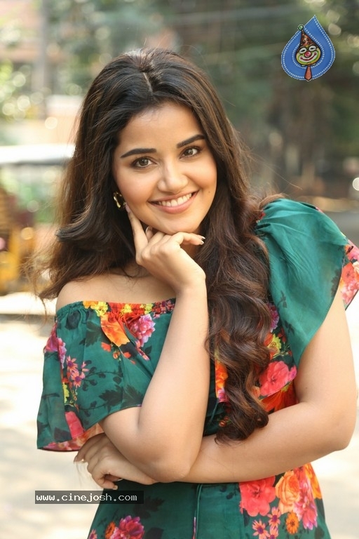 Anupama Parameswaran Latest Pics - 2 / 40 photos