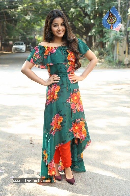 Anupama Parameswaran Latest Pics - 39 / 40 photos